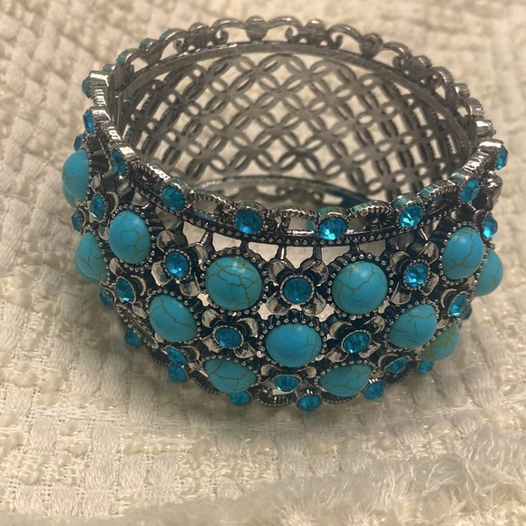 Turquoise Bangle bracelet - Picture 1 of 4